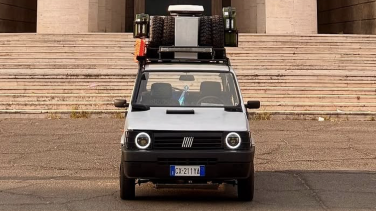 Immagine di Non è una Panda, non è un Cybertruck: è il Cyberpandino