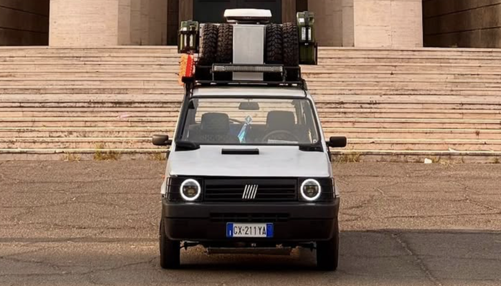 Immagine di Non è una Panda, non è un Cybertruck: è il Cyberpandino