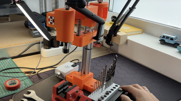Immagine di Non serve comprare un trapano a colonna! Ora potete stamparlo in 3D