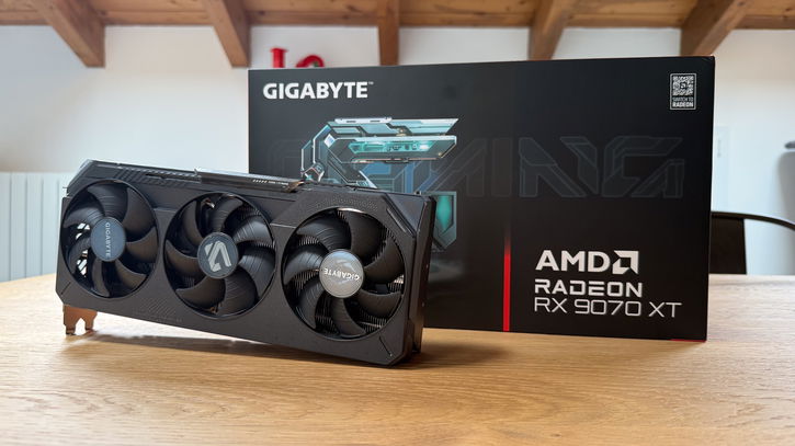 Immagine di Gigabyte Radeon RX 9070 XT Gaming OC, una custom (quasi) al MSRP | Test & Recensione