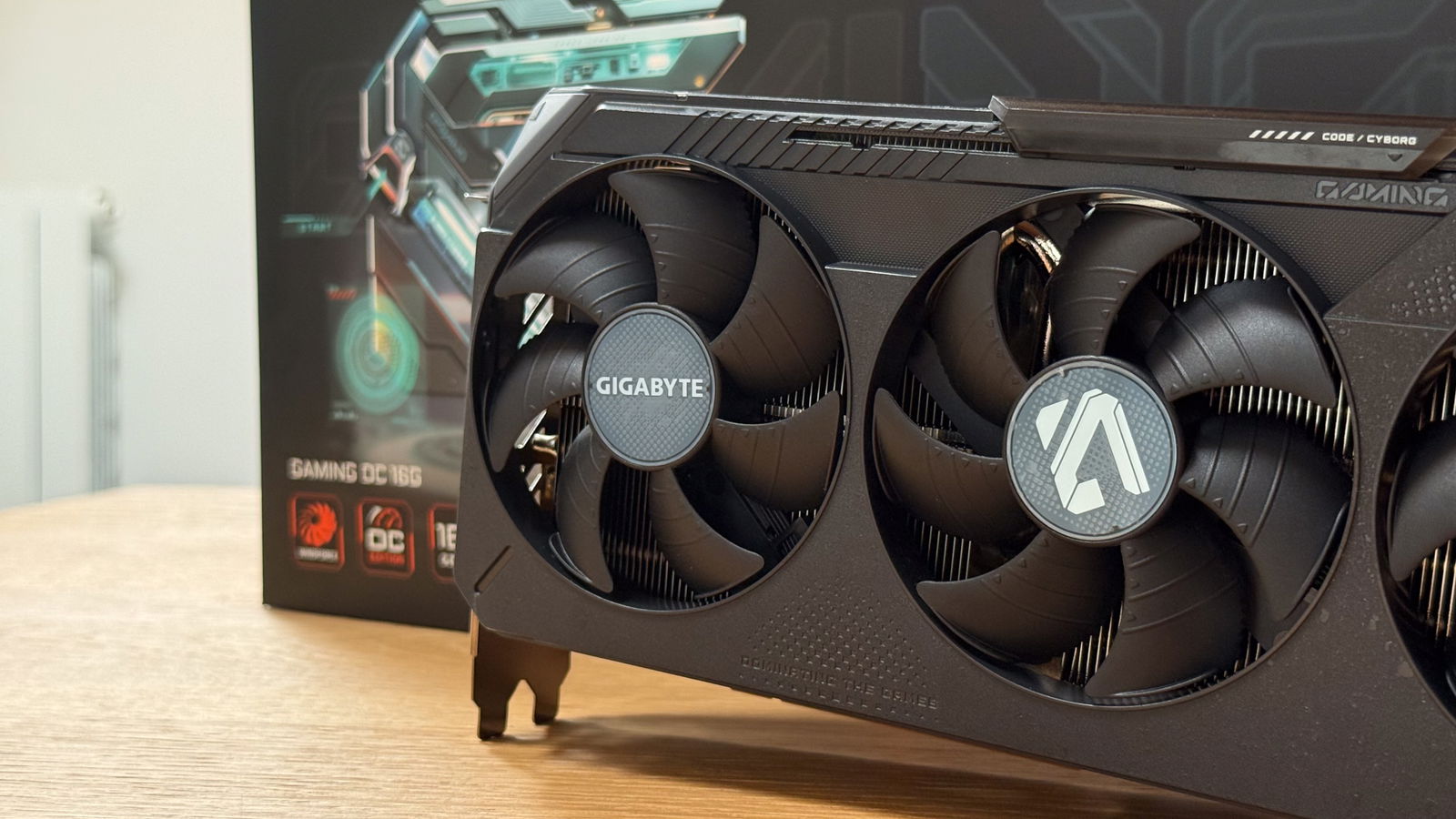 AMD volta pagina: Windows 10 fuori da Adrenalin