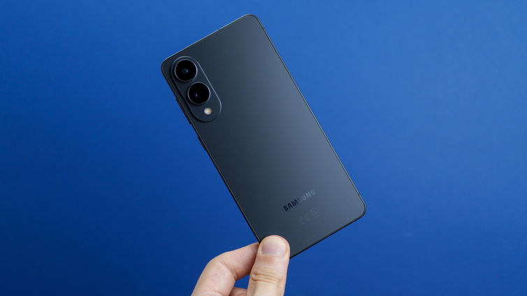 Immagine di Galaxy S25 Edge batte iPhone Air dove conta di più