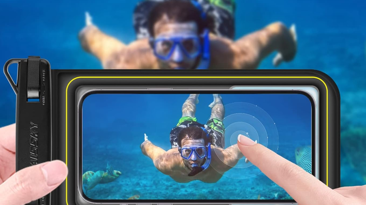 Immagine di Estate a prova di splash: 5 custodie impermeabili per smartphone