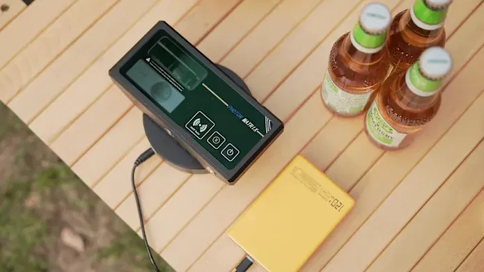 Immagine di Perché comprare il Raid quando puoi distruggere le zanzare con un laser?