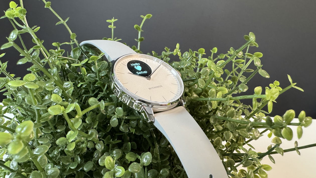 Immagine di Withings ScanWatch Light: lo smartwatch ibrido minimal e funzionale | Test & Recensione