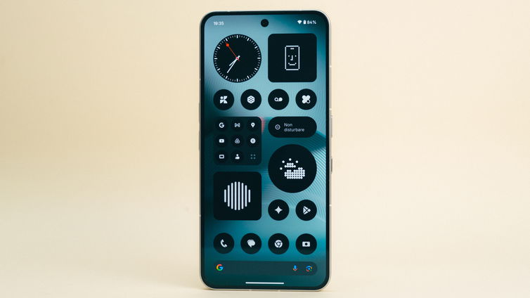 Immagine di Nothing rimuove le pubblicità dalla schermata di blocco