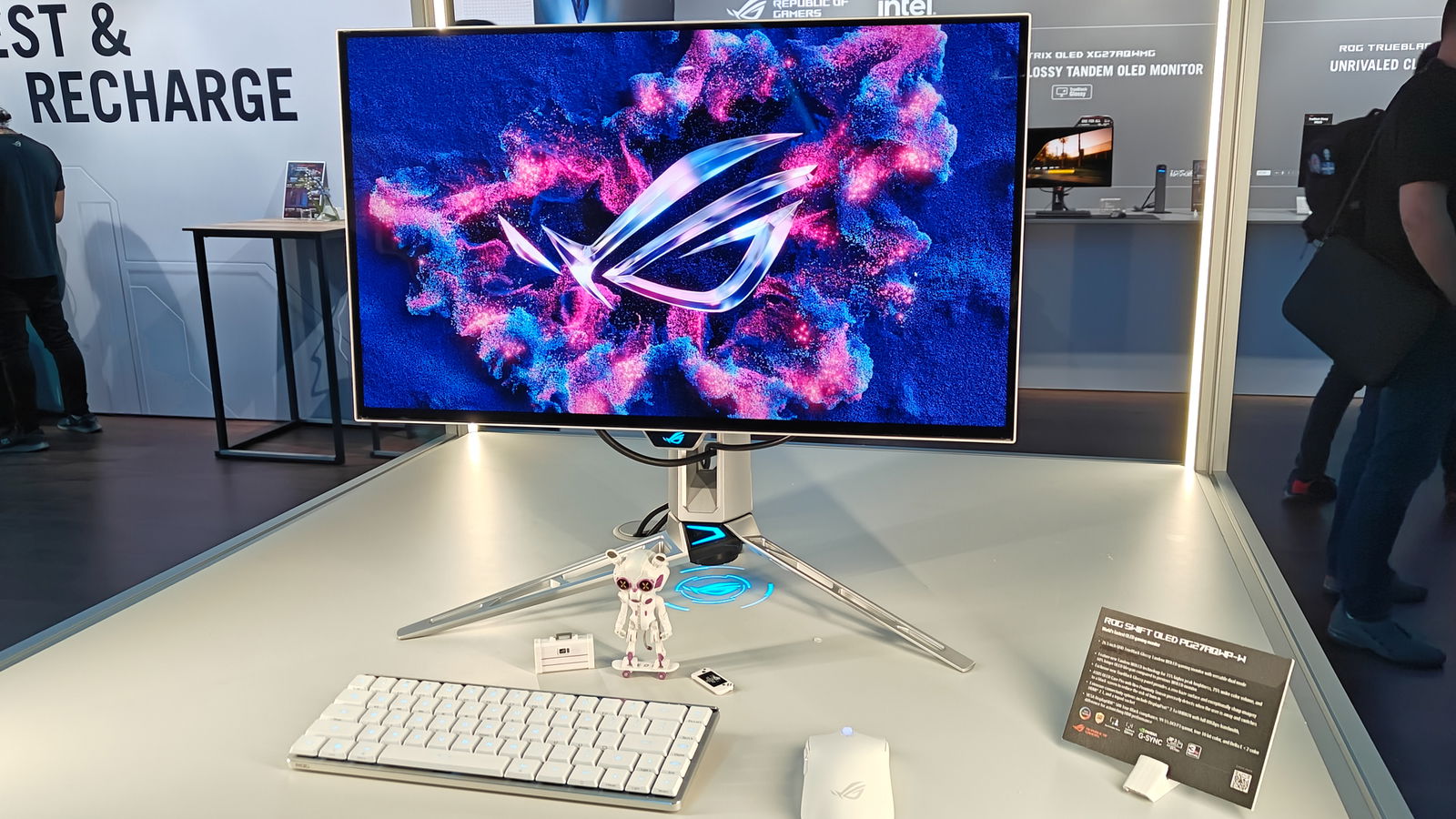 L'ultimo OLED Asus è una belva: arriva a 720 Hz!