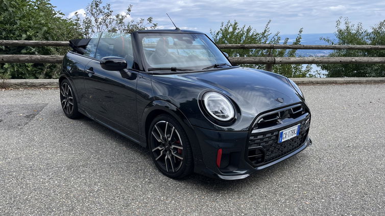 Immagine di Mini Cooper John Cooper Works Cabrio, cosa mi piace e cosa no | La mia prova