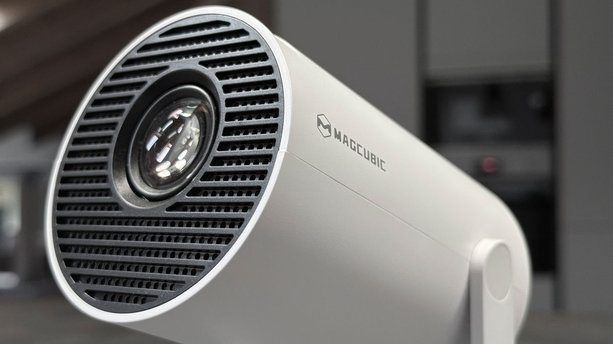 Immagine di Magcubic HY300 Pro+, come va il proiettore più famoso di TikTok? | Test & Recensione