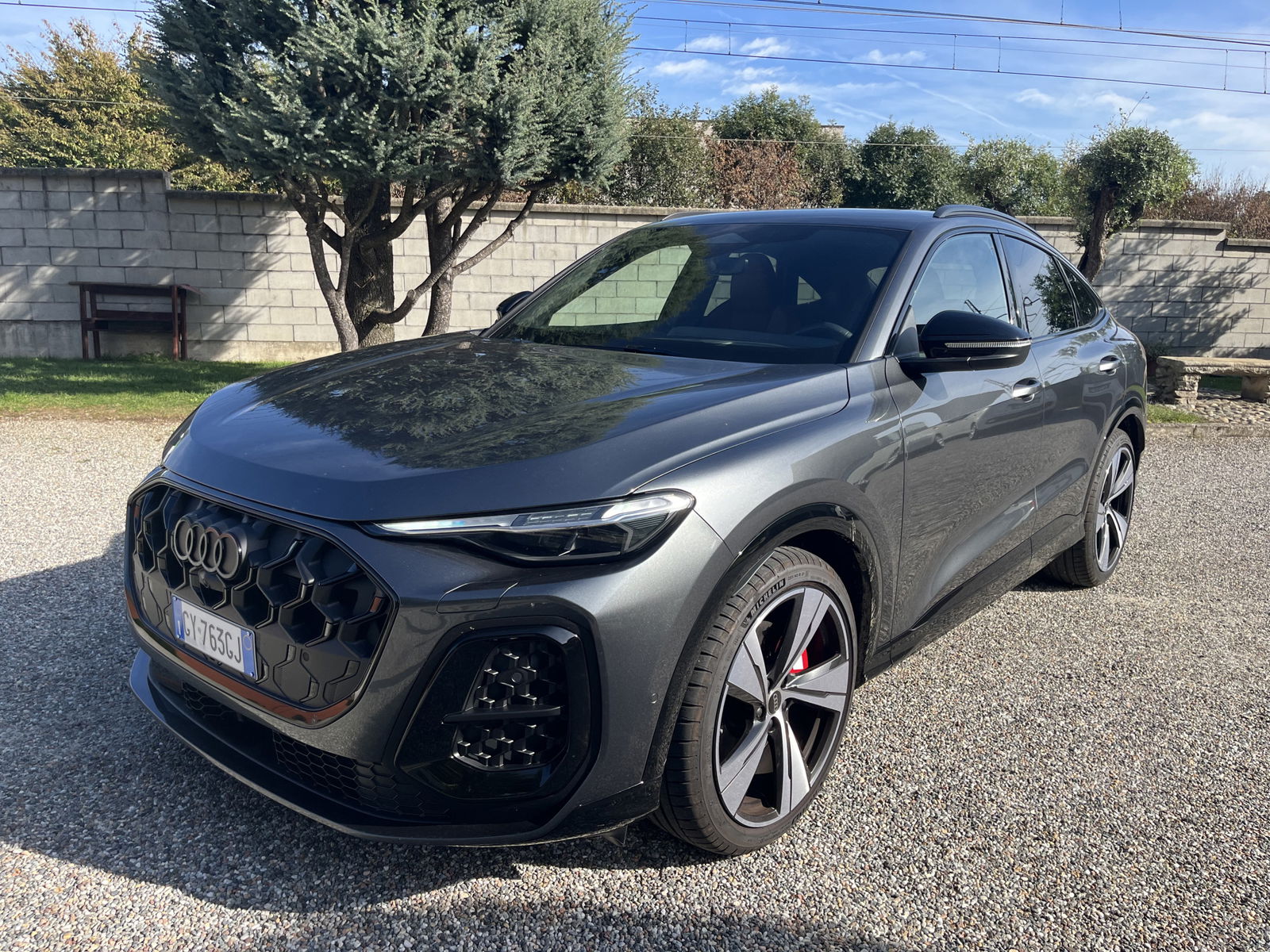 Audi SQ5: prestazioni eccezionali e comfort a 5 stelle