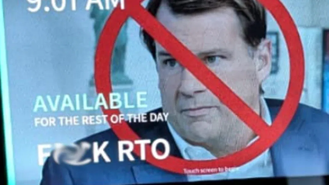 Immagine di Hacker contro Ford, scritte anti RTO in sala riunioni