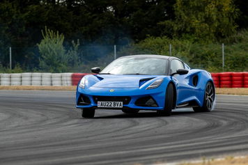 Lotus Emira Turbo SE: una delle ultime vere sportive