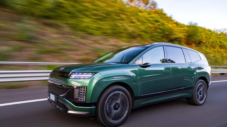 Immagine di Hyundai Ioniq 9: il SUV elettrico che sfida i premium