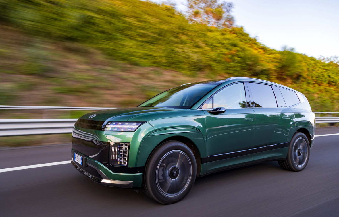 Hyundai Ioniq 9: il SUV elettrico che sfida i premium