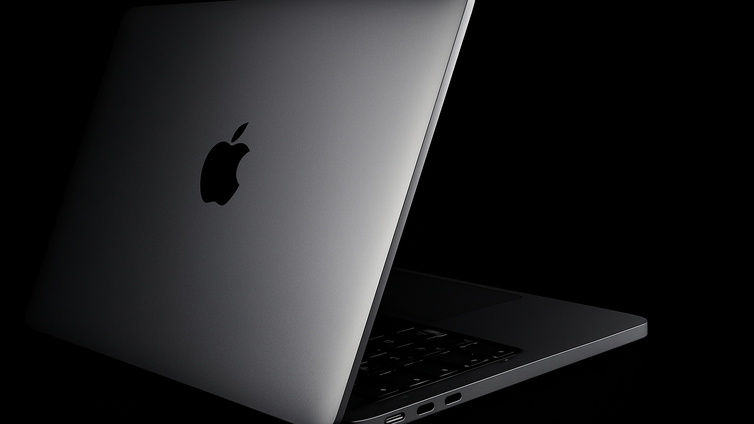 Immagine di MacBook Pro M5 senza caricatore: non è colpa dell’Europa