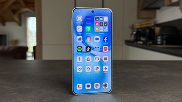 Vivo X200 FE, un compatto con autonomia record | Recensione