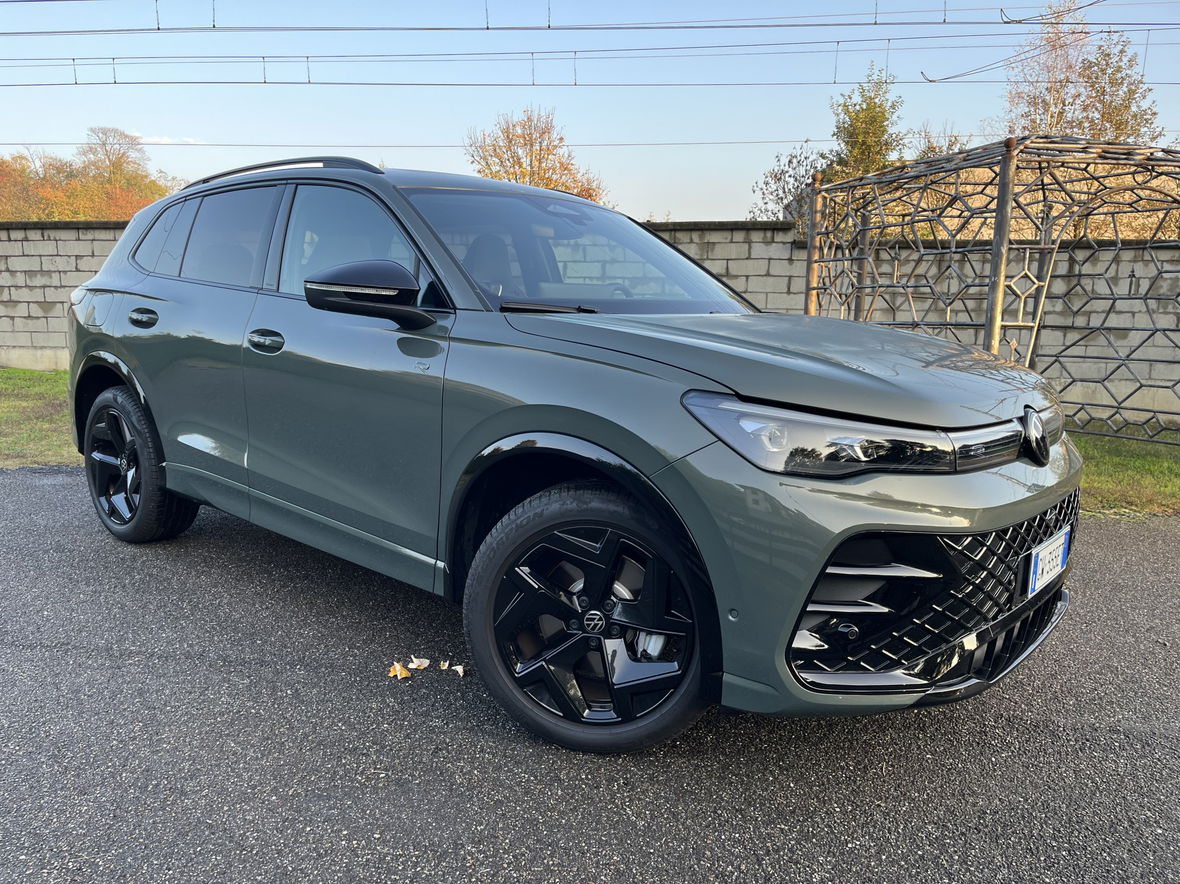 Volkswagen Tiguan PHEV, consuma come un diesel (ma ha la batteria)