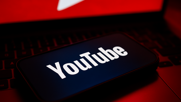 Immagine di YouTube si reinventa: l’AI al centro della nuova era