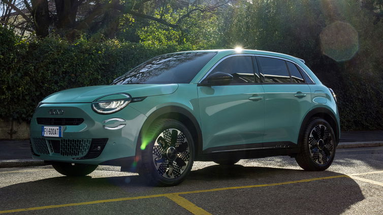 Immagine di Fiat 600 sarà anche benzina, con cambio manuale