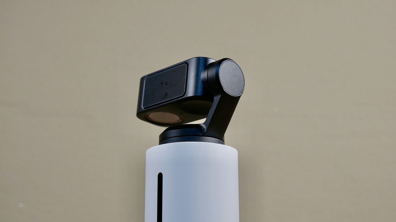 Immagine di Insta360 Wave: il microfono avanzato, con AI, per call fenomenali | Test & Recensione