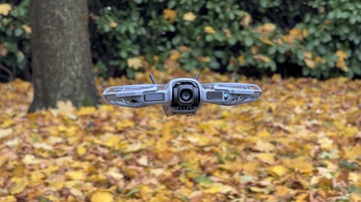 Immagine di DJI Neo 2: il selfie drone tascabile diventa quasi perfetto | Test & Recensione