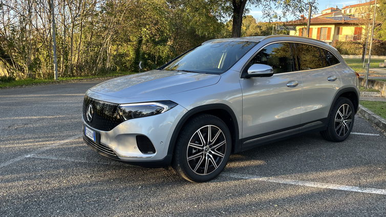 Immagine di Mercedes EQA 250+: adesso è tutta un'altra storia!