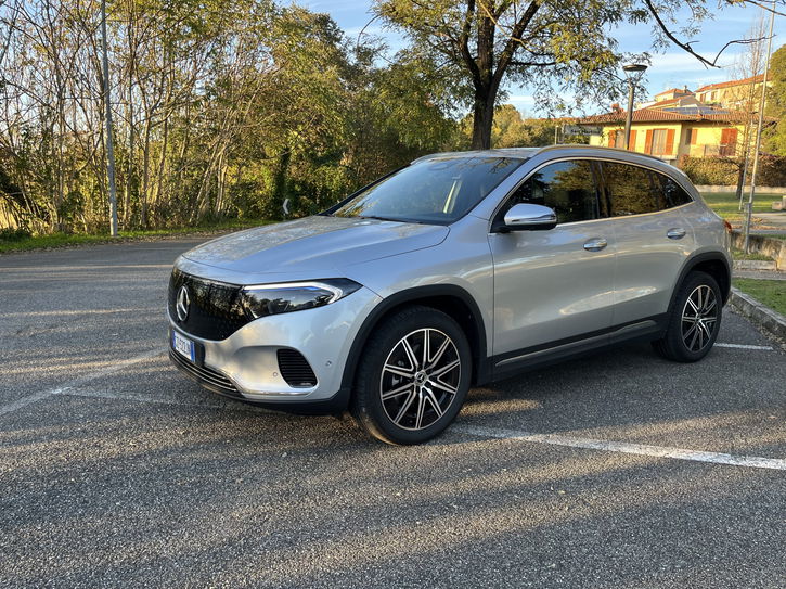 Immagine di Mercedes EQA 250+: adesso è tutta un'altra storia!