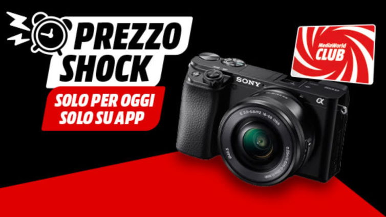 Immagine di Black Friday da urlo: MediaWorld fa volare giù il prezzo della Sony Alpha