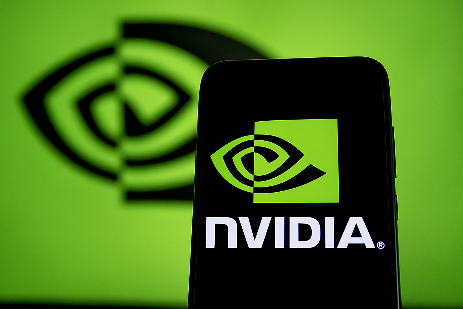 NVIDIA svela l’AI che “ragiona” prima di guidare