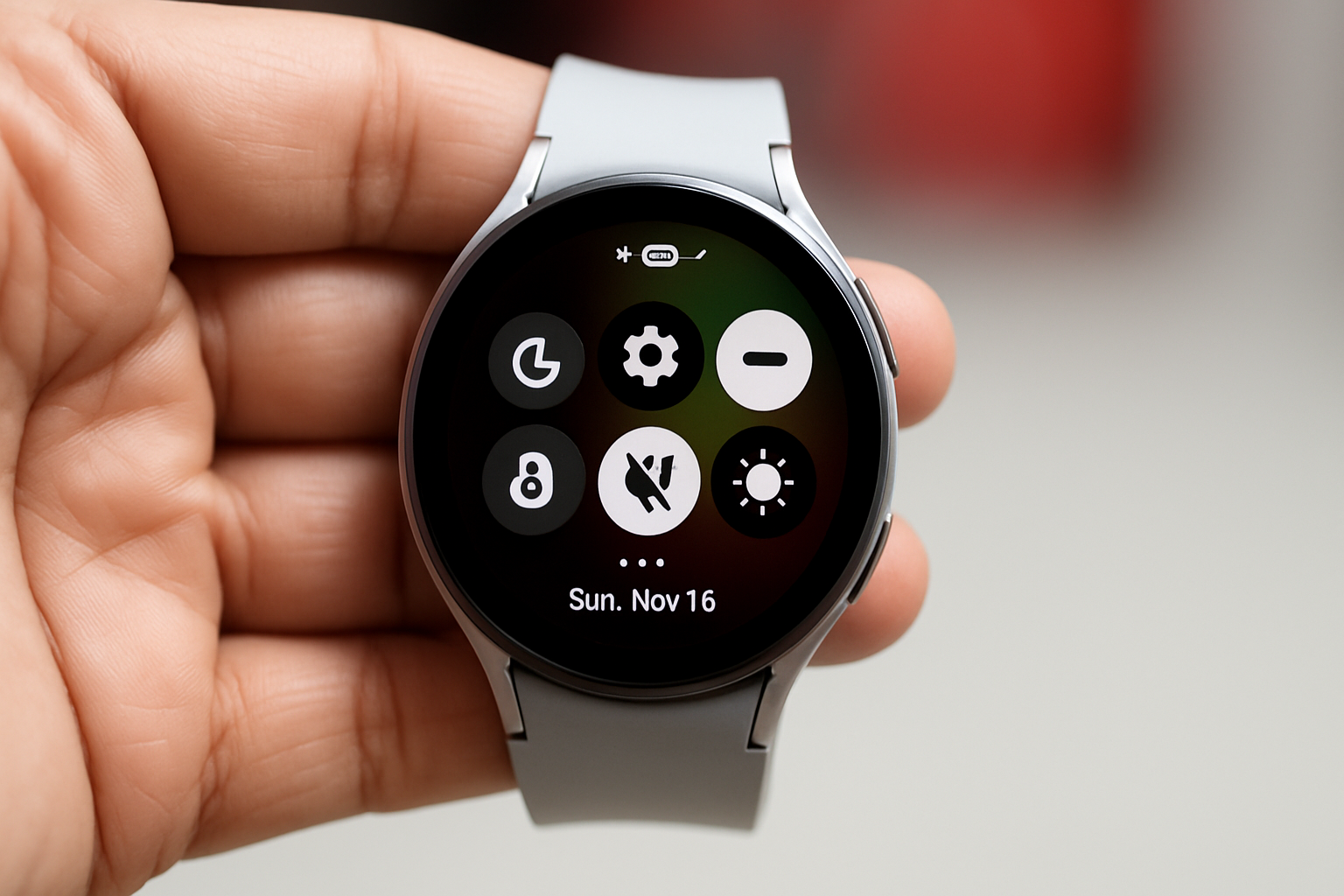 Wear OS 6.1 debutta: novità per Pixel Watch e Galaxy Watch