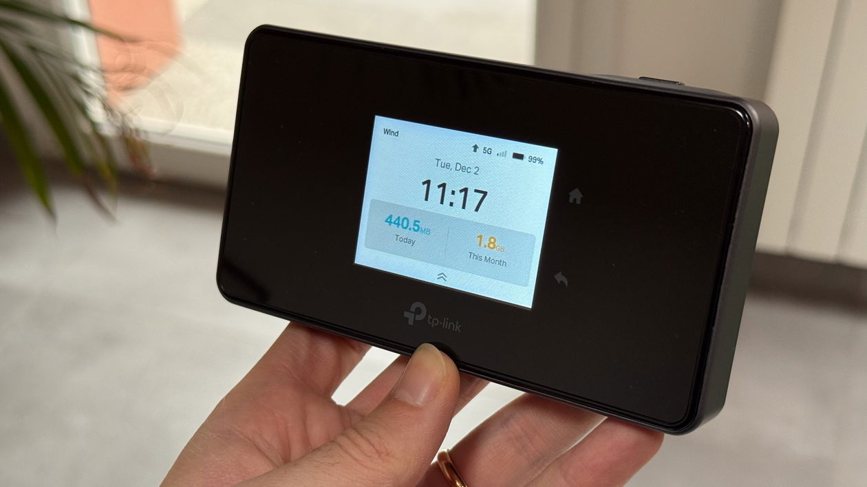Immagine di TP-Link M8550, router 5G portatile con Wi-Fi 6E | Test & Recensione