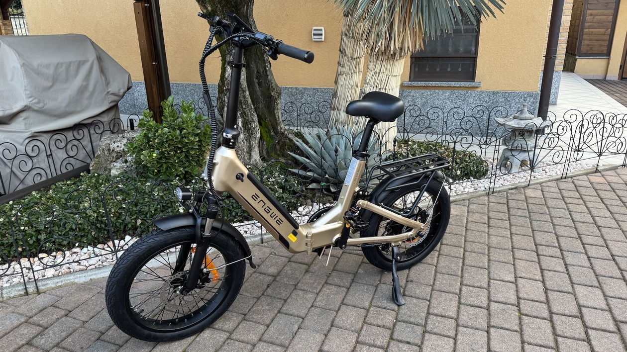 Immagine di Engwe L20 3.0 Boost: l'eBike pieghevole con sospensioni complete | Test & Recensione