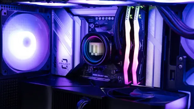 Immagine di La crisi della RAM durerà anni, ecco la risposta di Maingear