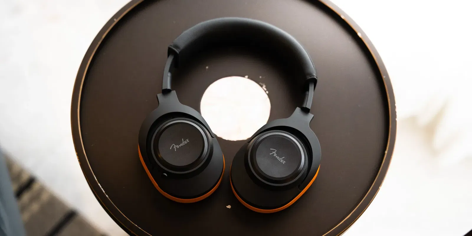 Fender sorprende al CES 2026 con cuffie modulari e speaker lossless