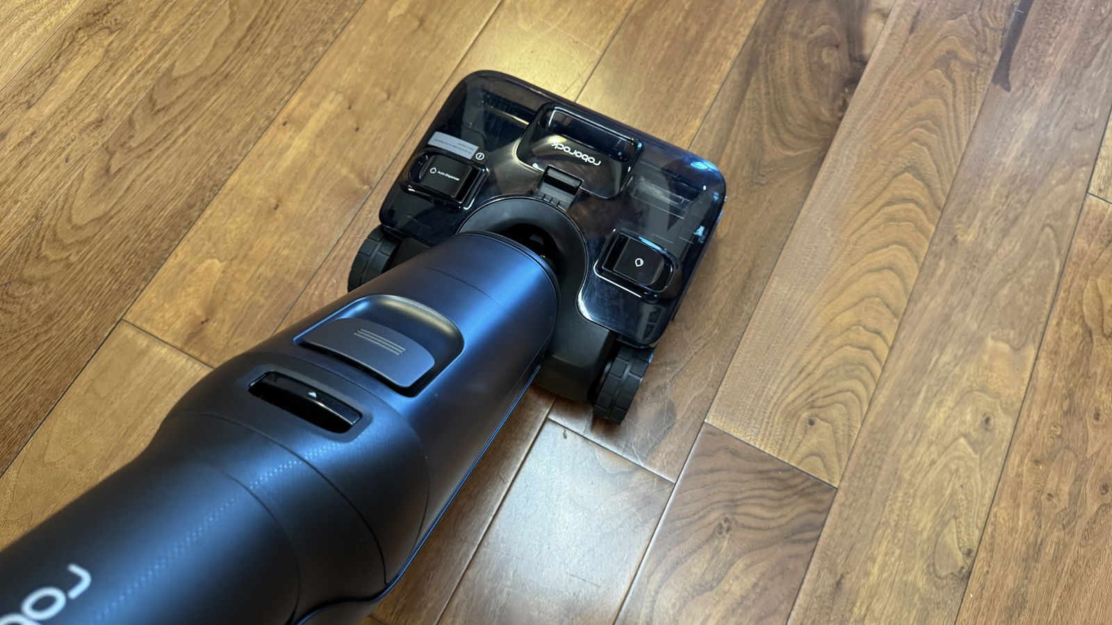 Recensione Roborock F25 Ace Pro: con la schiuma toglie le macchie più ostinate