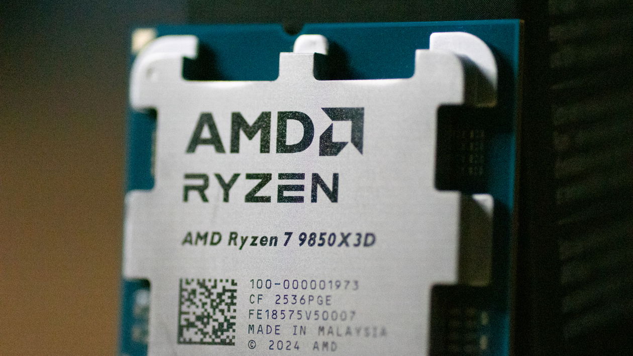Immagine di Recensione AMD Ryzen 7 9850X3D, il nuovo riferimento del PC gaming?