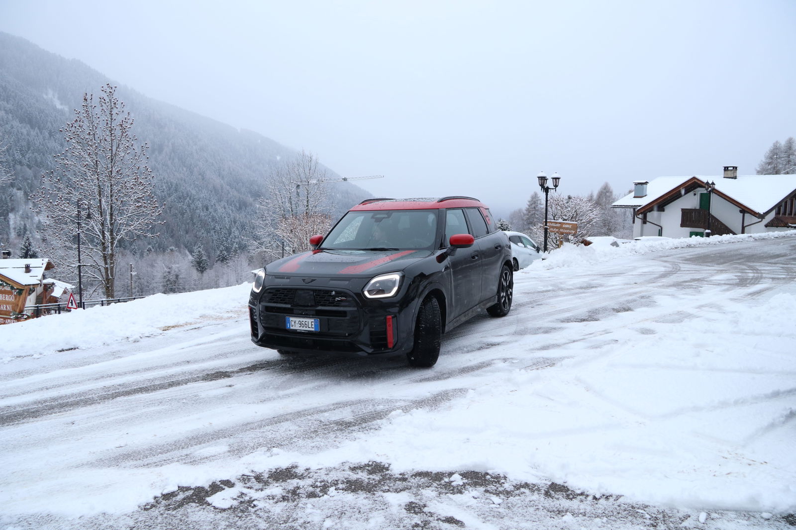 Immagine di Mini Countryman John Cooper Works: classe, stile, potenza