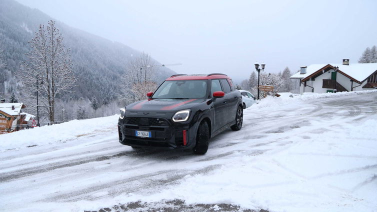 Immagine di Mini Countryman John Cooper Works: classe, stile, potenza