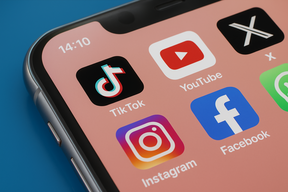 Stiamo scrollando la stessa app ovunque: cosa sta succedendo ai social?