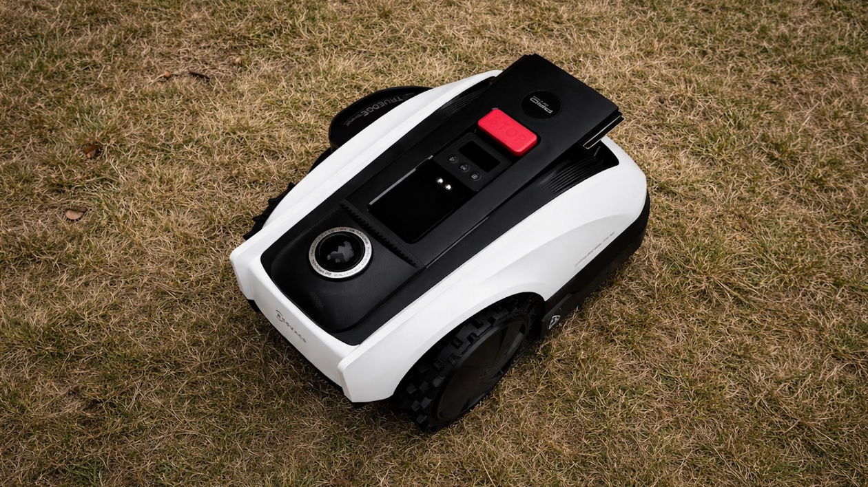 Immagine di Recensione Ecovacs GOAT O1200 LiDAR Pro: cura il giardino a 999€