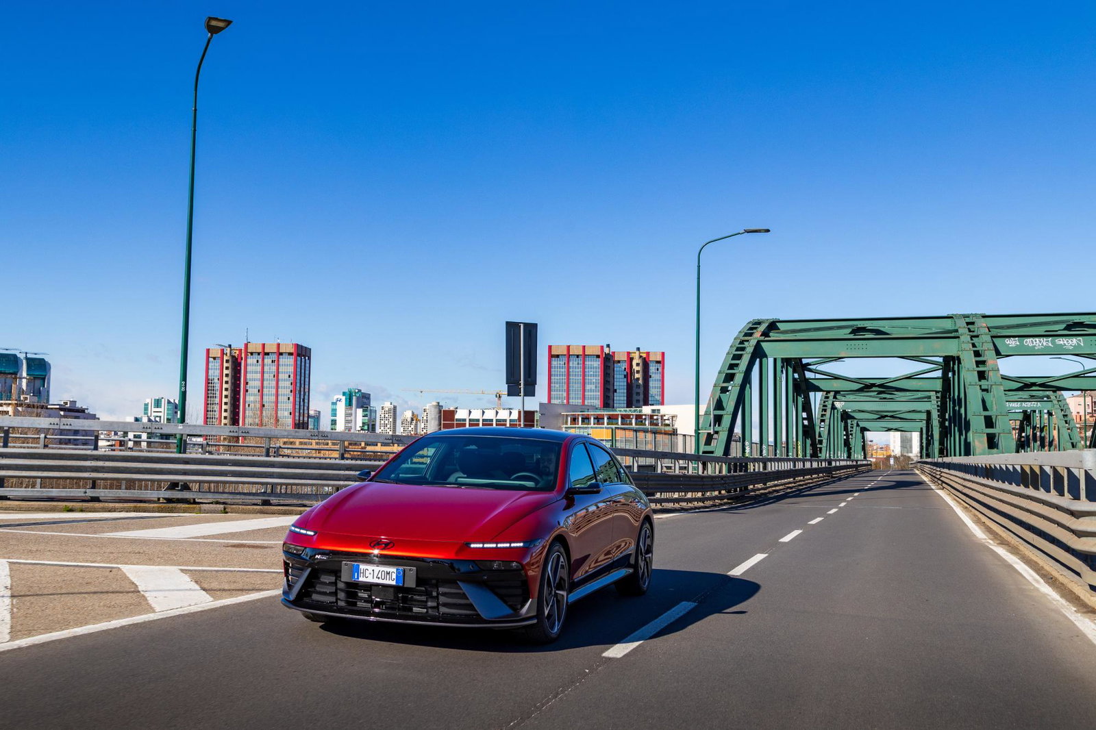 Immagine di Hyundai Ioniq 6: una delle migliori berline elettriche