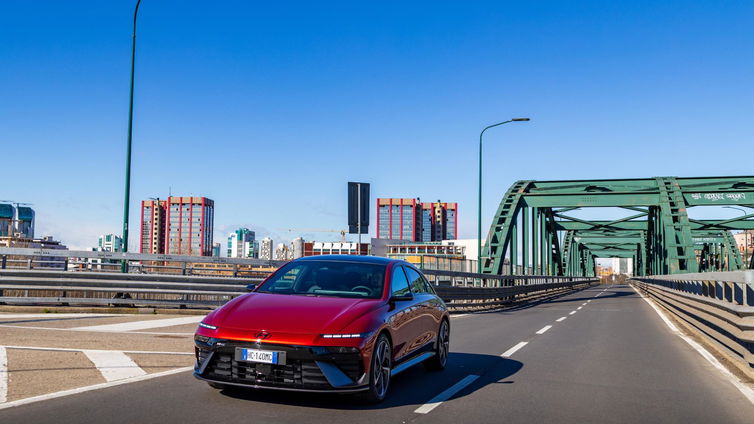 Immagine di Hyundai Ioniq 6: una delle migliori berline elettriche