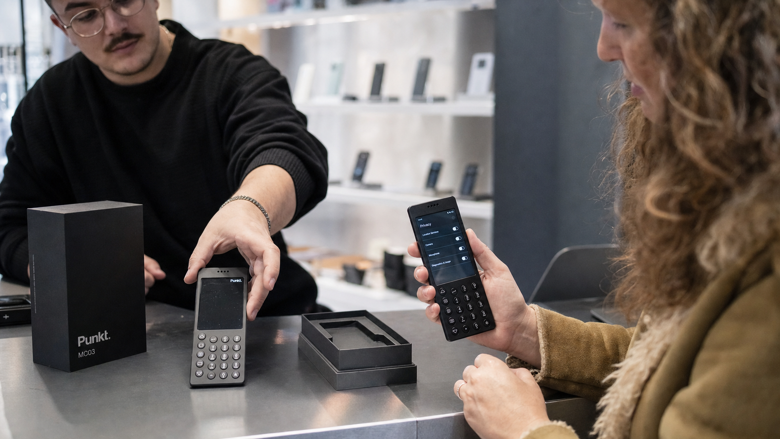 Punkt Punkt MC03 arriva in Europa: privacy premium a 745 euro - Tom's Hardware