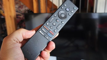 Sony BRAVIA 7 II, telecomando Il telecomando in dotazione con il Sony BRAVIA 7 II