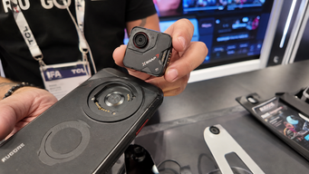 RugOne lancia lo smartphone rugged con action cam removibile