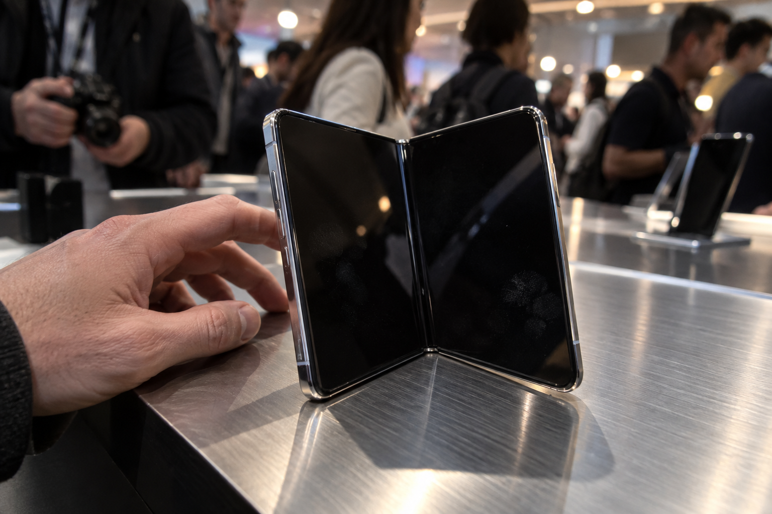 iPhone pieghevole: Apple lancerebbe il Duo a 2.000 dollari