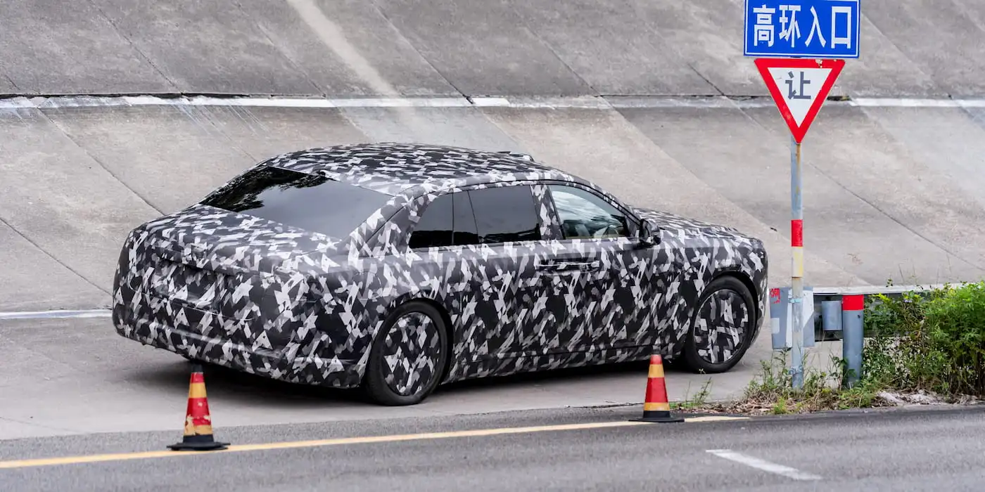 300.000 dollari e una batteria "impossibile": il nuovo gioiello di BYD