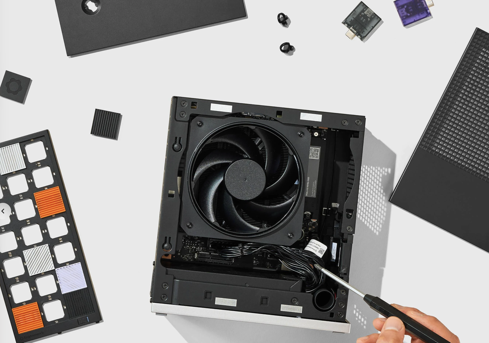 Il primo Framework Desktop con AMD Ryzen AI Max+ Pro 495 ha una data d'uscita