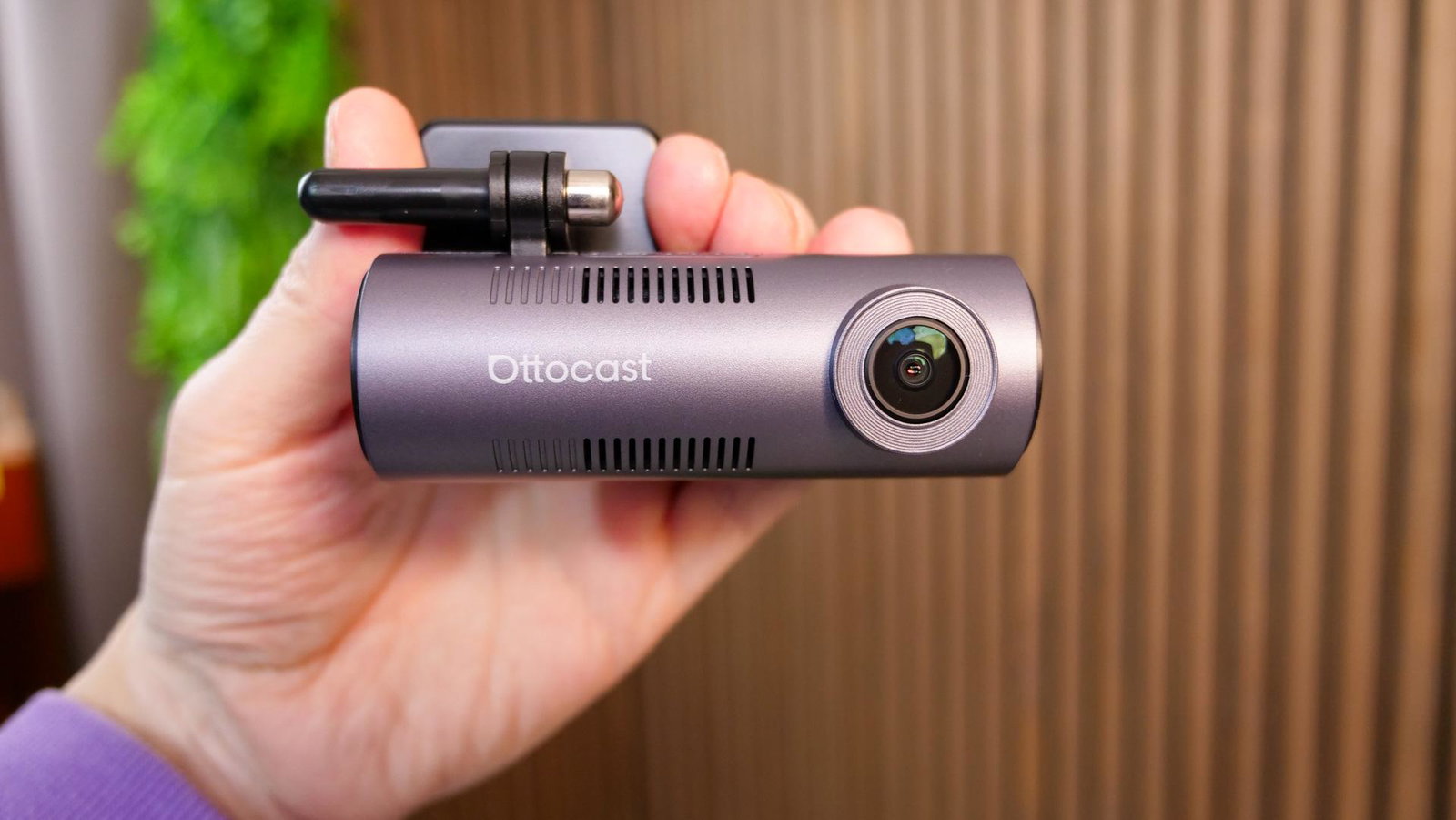 Recensione Ottocast OttoSafe Cam 2 in 1: la dash cam integrata nell'infotainment