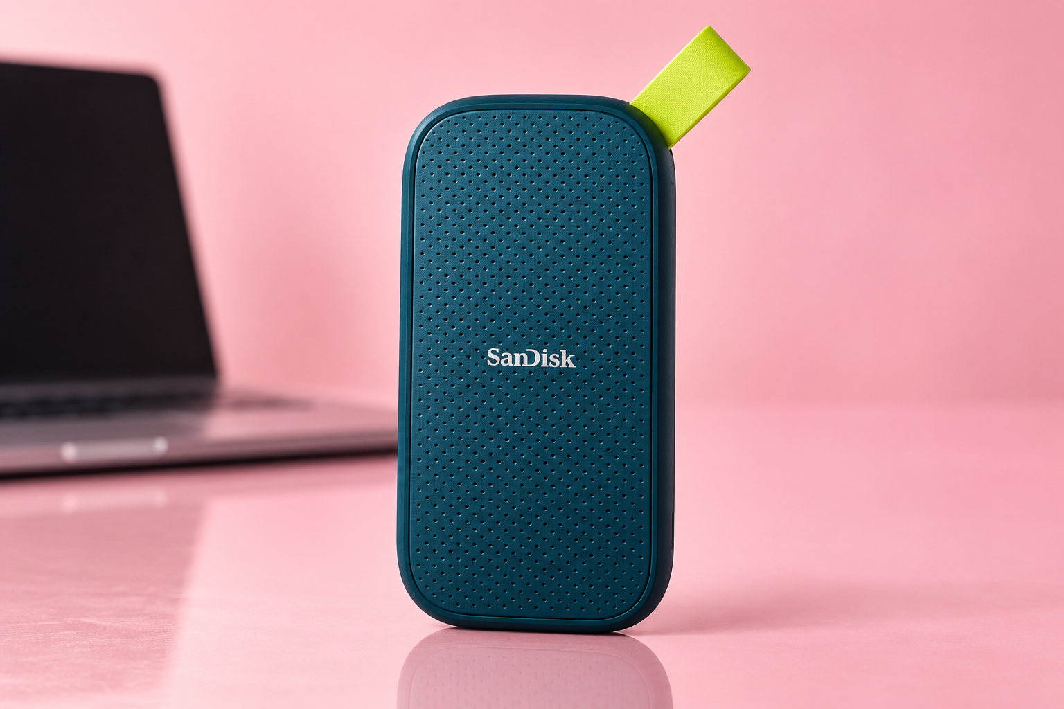 SanDisk SSD Portatile 2TB a 242,59€, comodo per i backup in viaggio